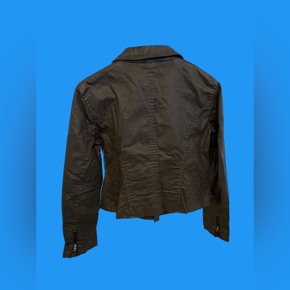 Loft - Picture 2 of 3